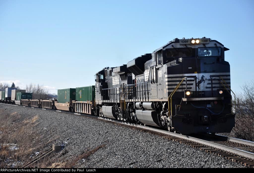 Intermodal cruises east